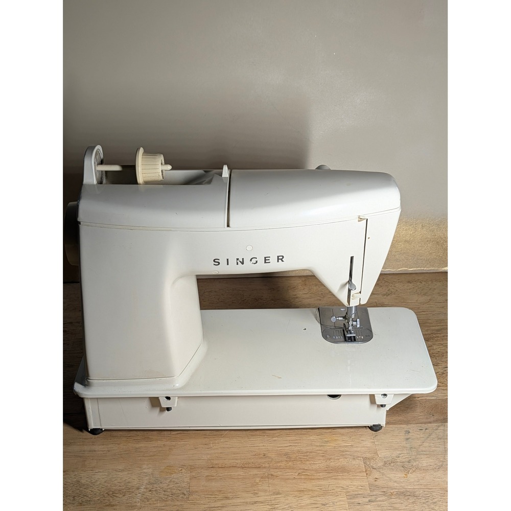 Vintage Singer Touch & Sew Deluxe Zig-Model 750 Sewing Machine no cord untested - Picture 6 of 11
